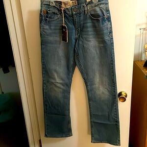 Moonshine jeans size 30 women’s size 10 inseam 32” light blue denim.